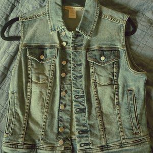 Chelsea & Violet XS sleeveless denim jacket